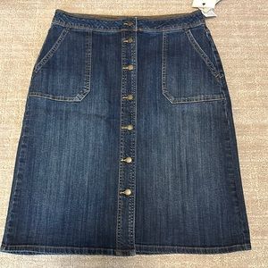 NWT- liz Claiborne denim skirt size 10